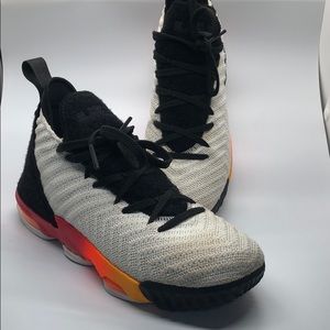 LEBRON XVI (GS) Nike Shoes